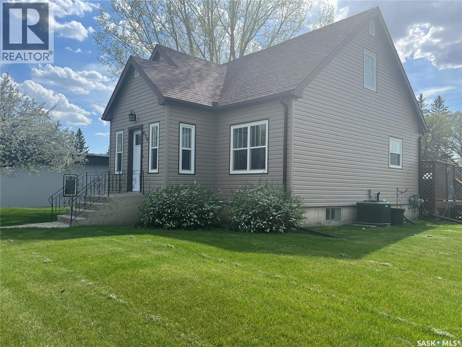 630 Main STREET — photo 3