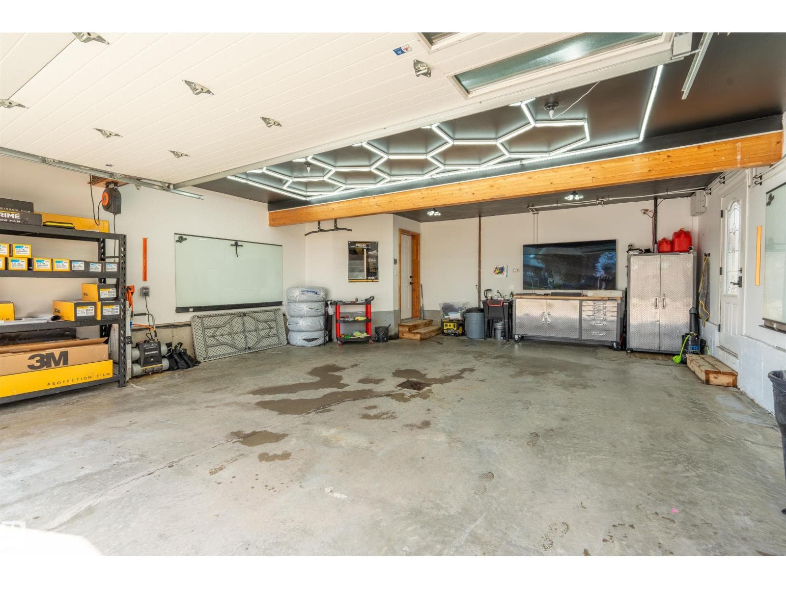 711 Beach AV — photo 2