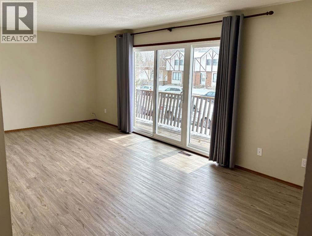 4828 Varsity Drive NW — photo 3