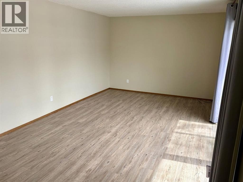 4828 Varsity Drive NW — photo 4