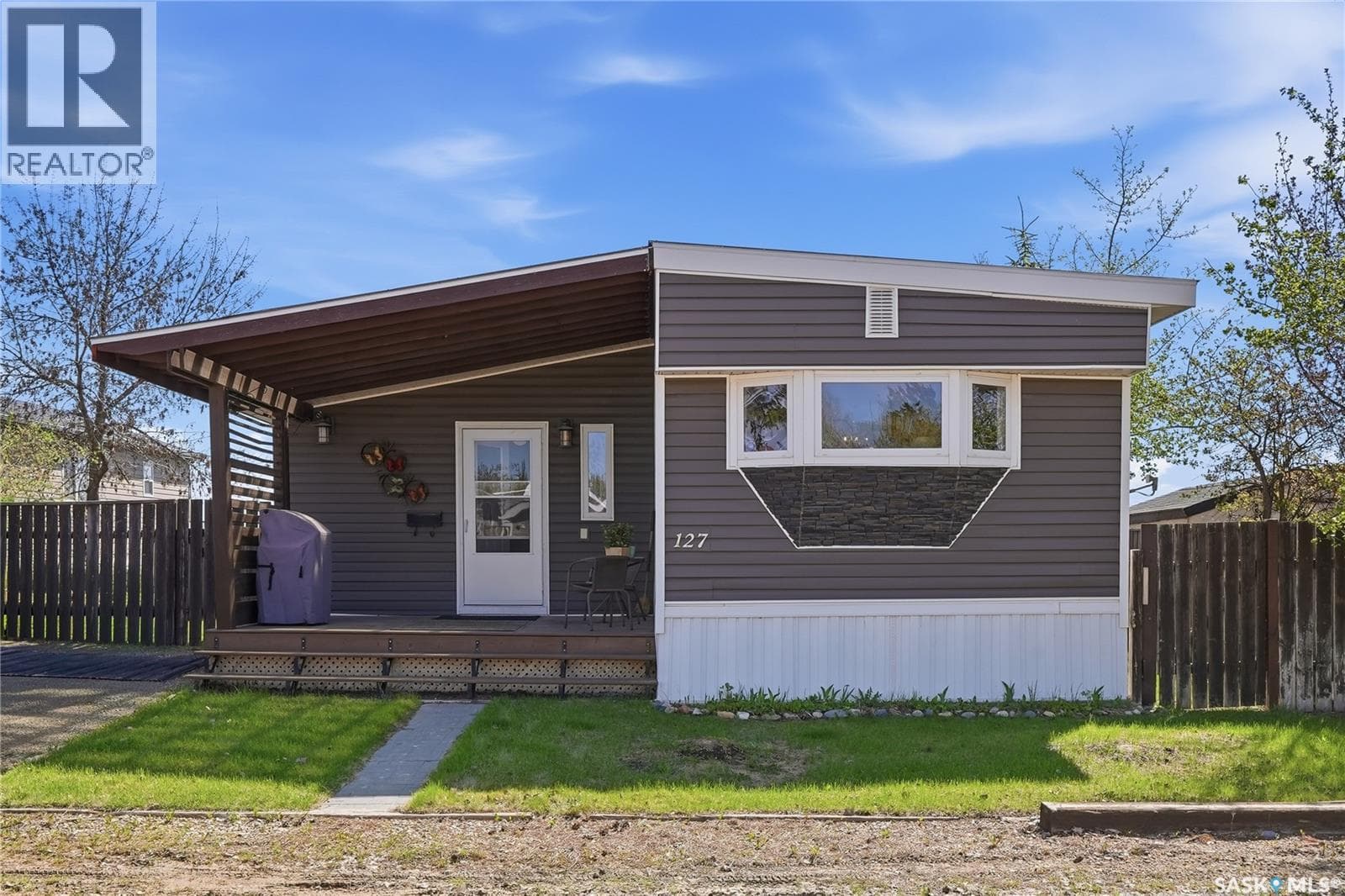 127 Sycamore DRIVE — photo 2