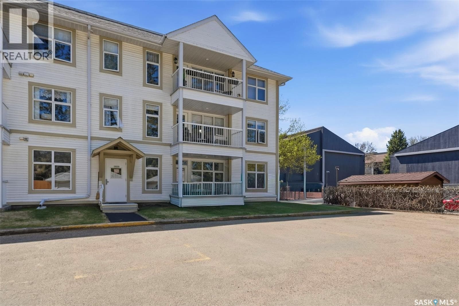 105 301 34th STREET W