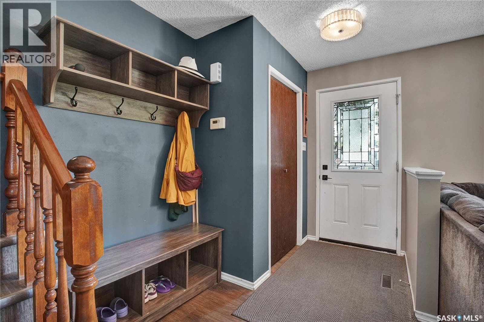 3831 Taylor STREET E — photo 3