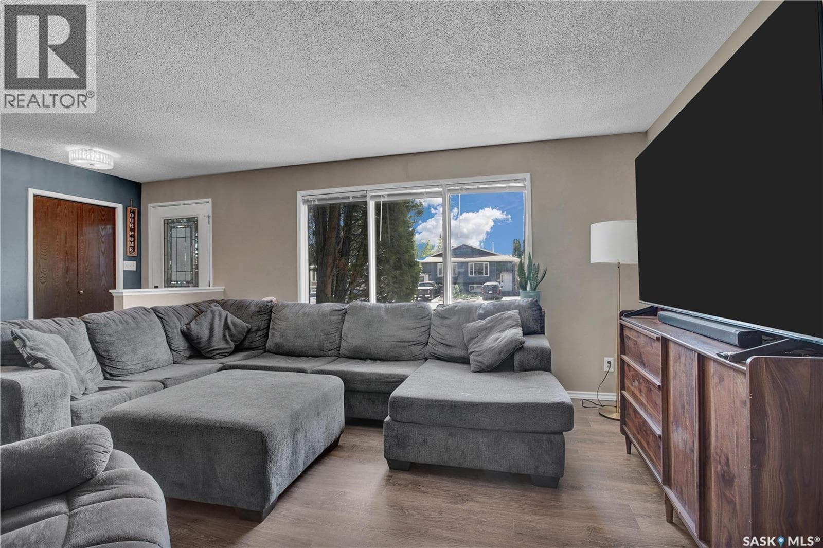 3831 Taylor STREET E — photo 5