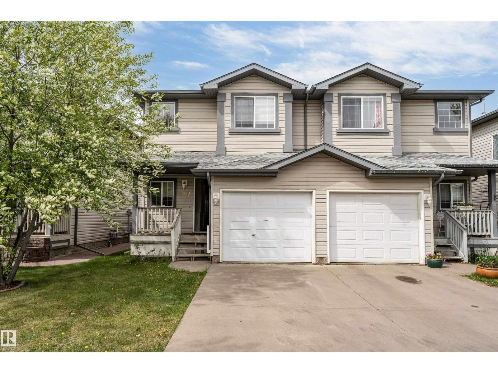 3032 31 AV NW