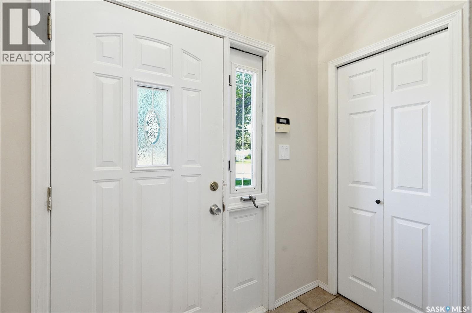 118 Laurentian DRIVE — photo 4