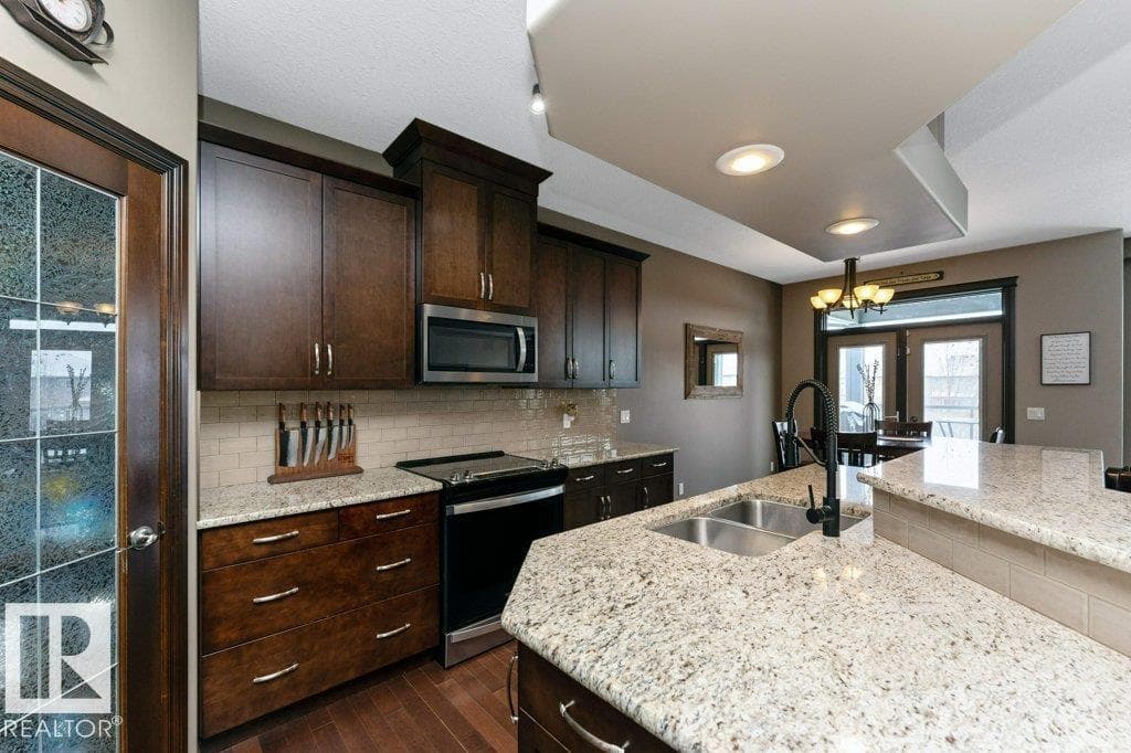33 HILLCREST PT — photo 5