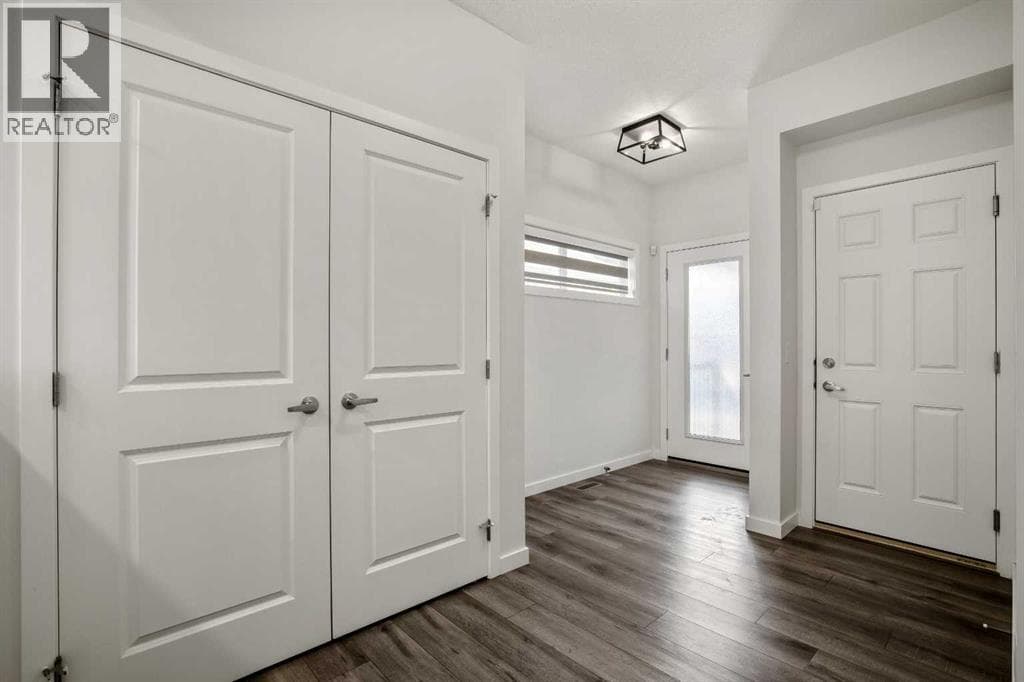 223 Savanna Way NE — photo 3