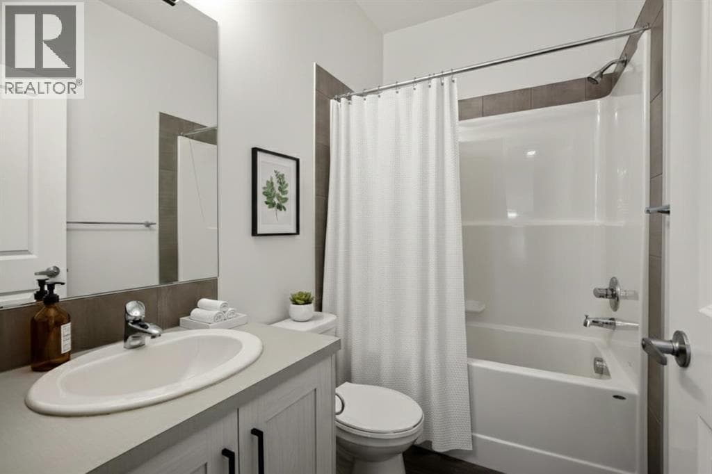 223 Savanna Way NE — photo 4