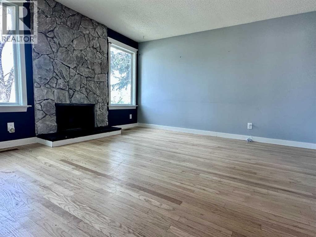 3116 51 Street SW — photo 5