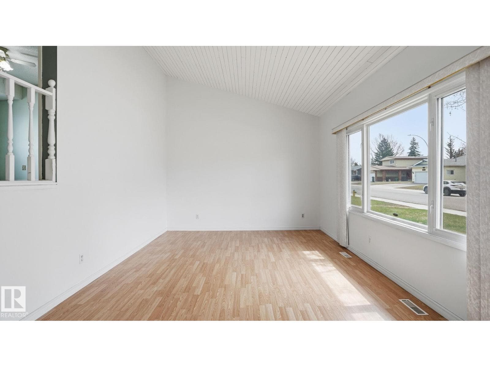 9834 167A AV NW — photo 5