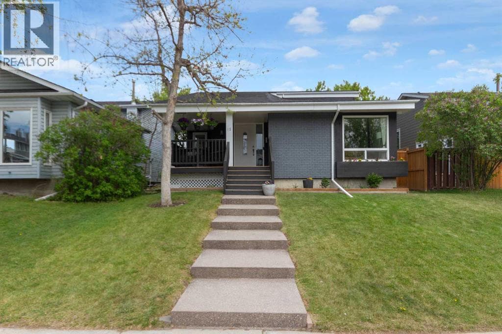 15 Woodglen Road SW — photo 2