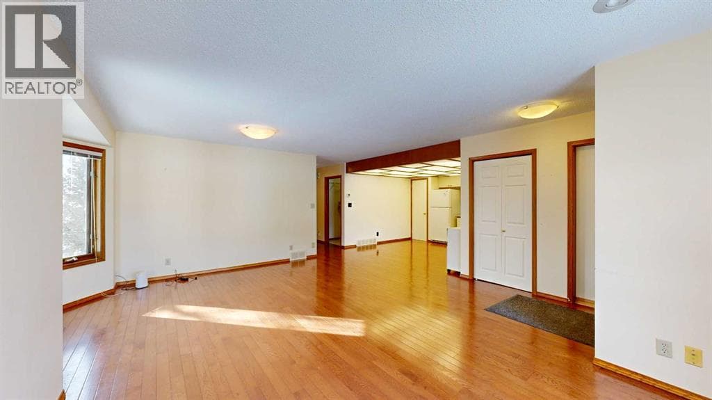 3908 64 Street — photo 4
