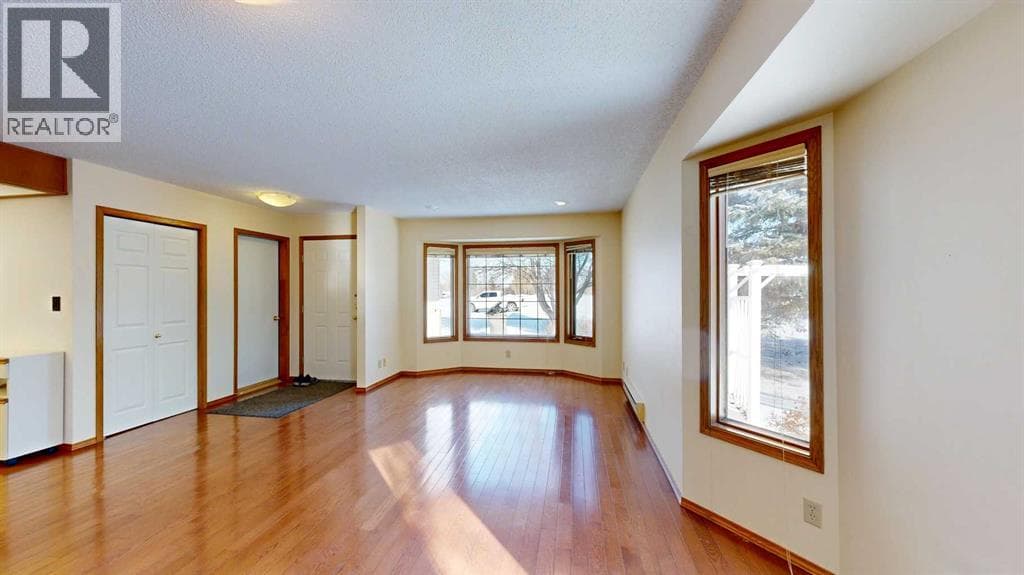 3908 64 Street — photo 3