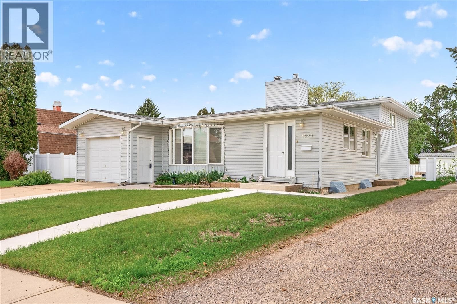 1381 Prince CRESCENT — photo 4