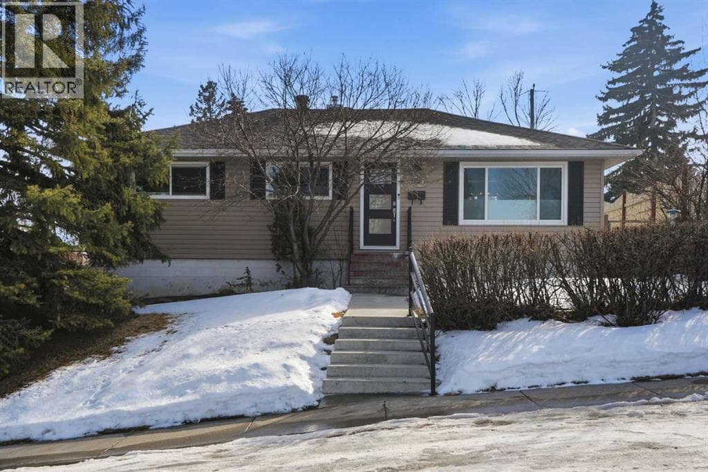 1 Thorncliffe Crescent NW