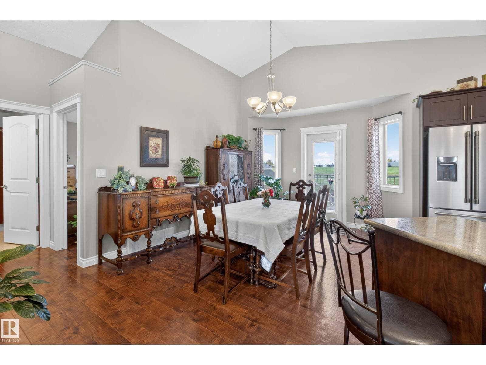 21 Beaverhill View Cr — photo 5