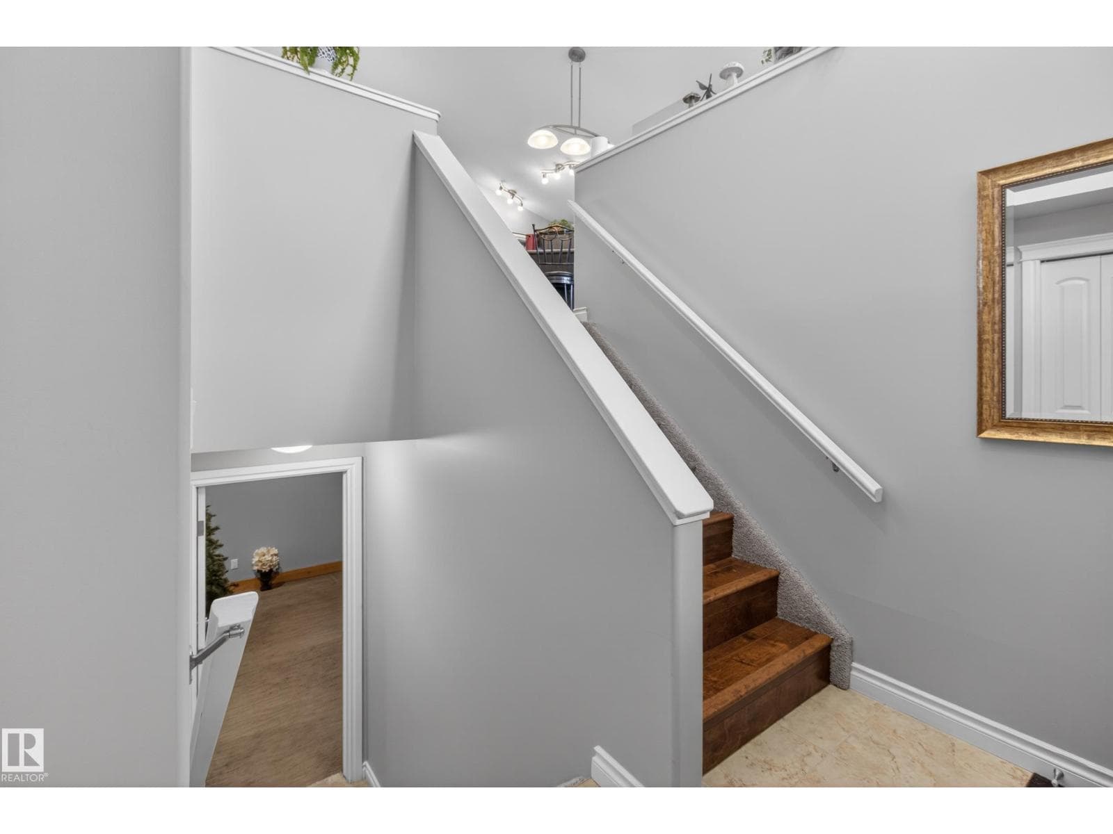 21 Beaverhill View Cr — photo 3
