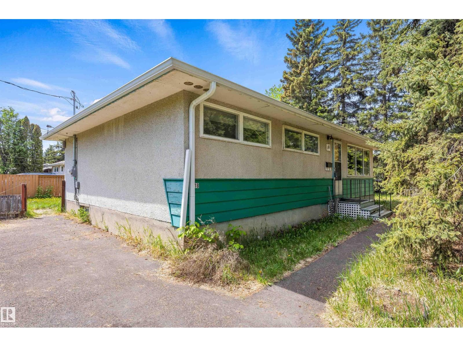 18 SUNNYSIDE CR — photo 2