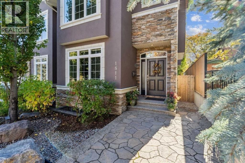1811 31 Avenue SW — photo 3