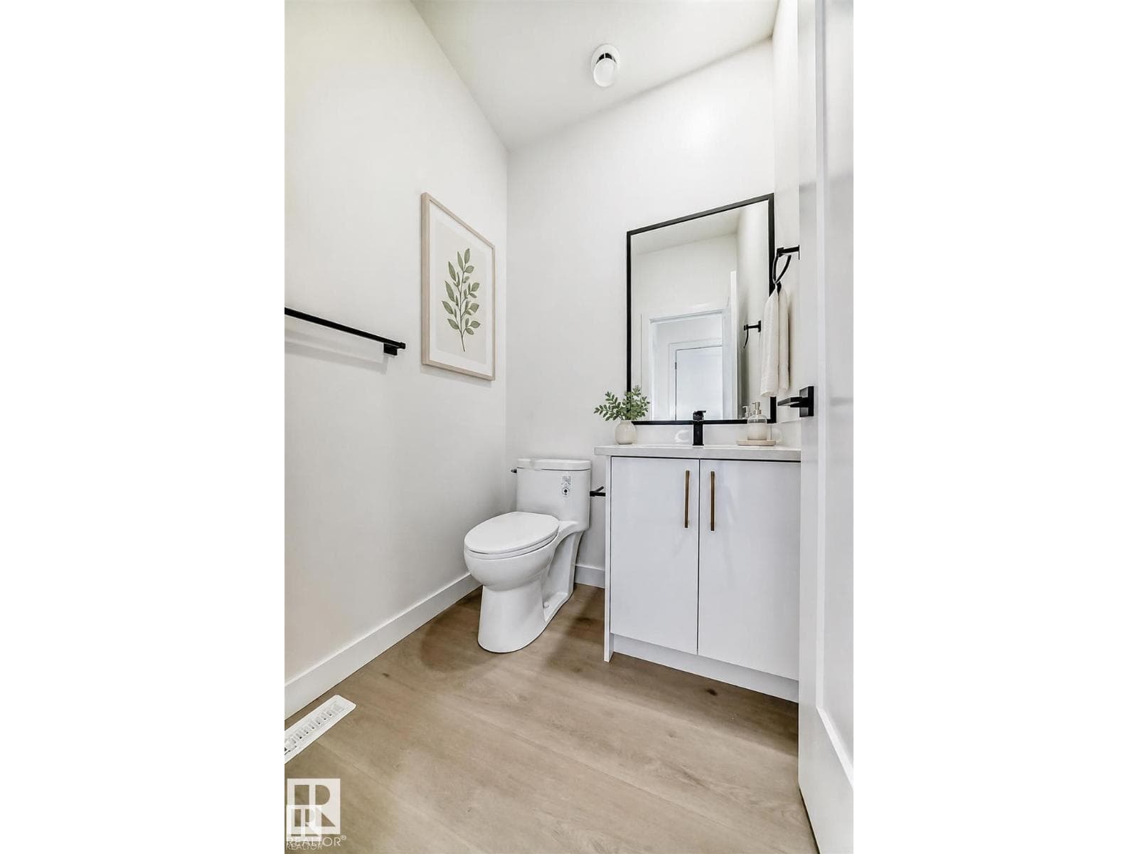 3718 67 ST — photo 4