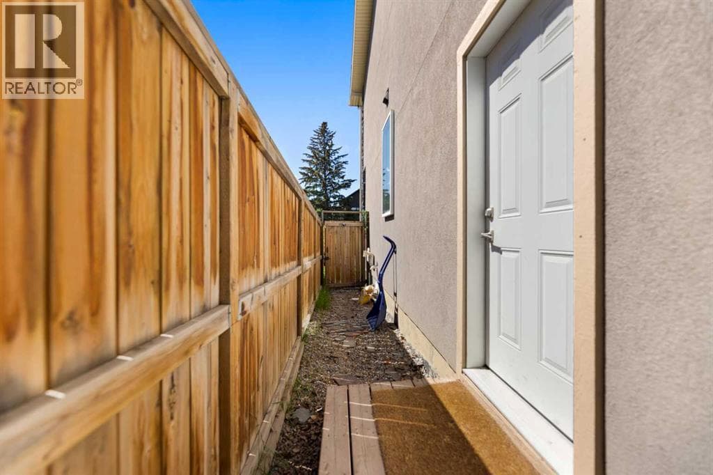 4410 17 Avenue NW — photo 4