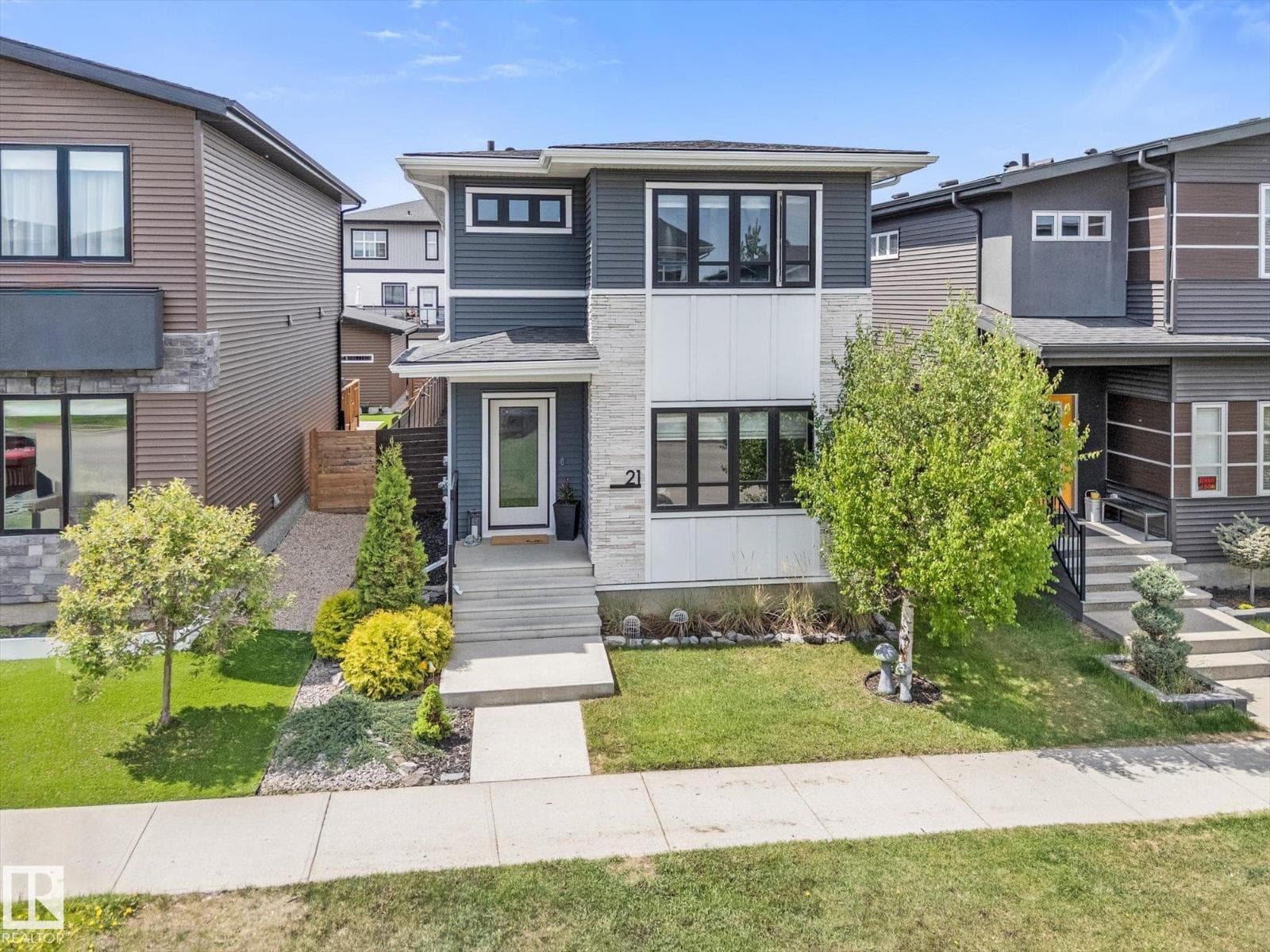21 KENTON WY