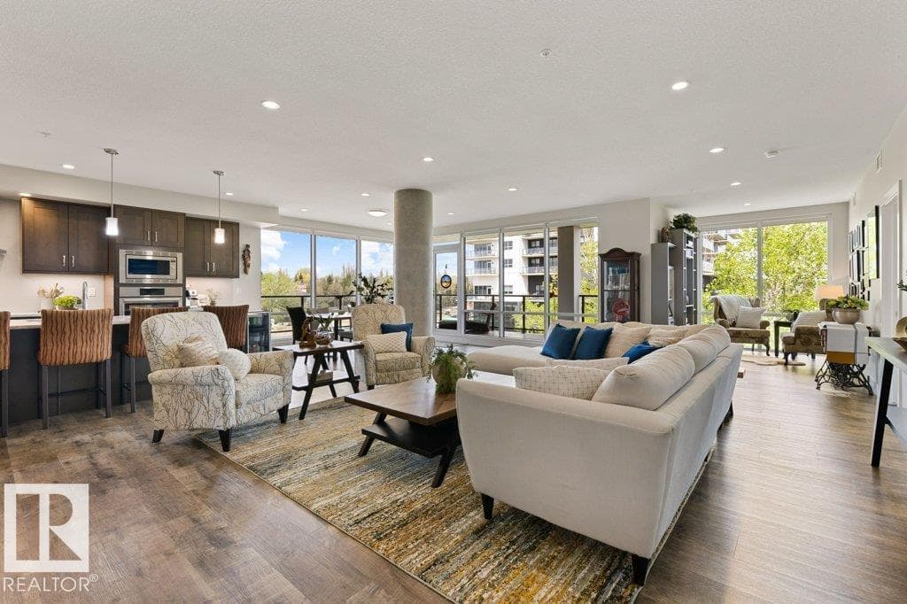 #741 200 BELLEROSE DR — photo 2
