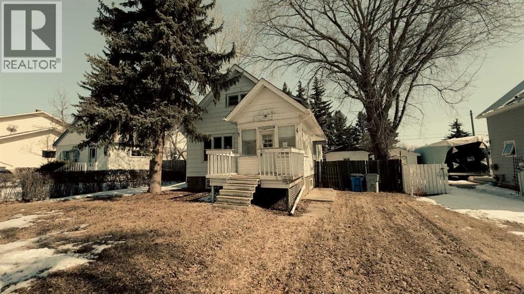 5115 46 Street — photo 2