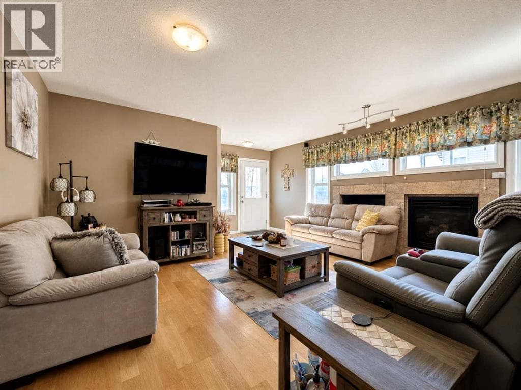 114 Moberly Road — photo 3