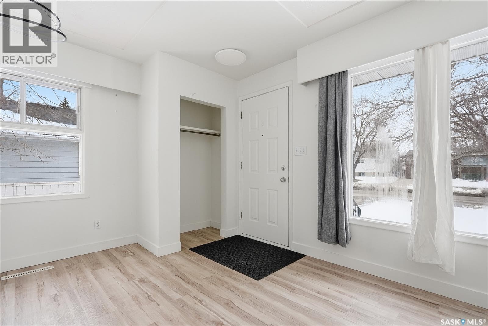1604 Preston AVENUE S — photo 4