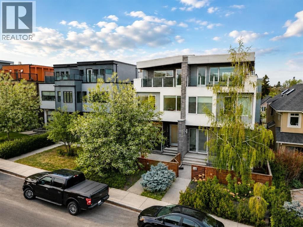 1926 27 Avenue SW — photo 4