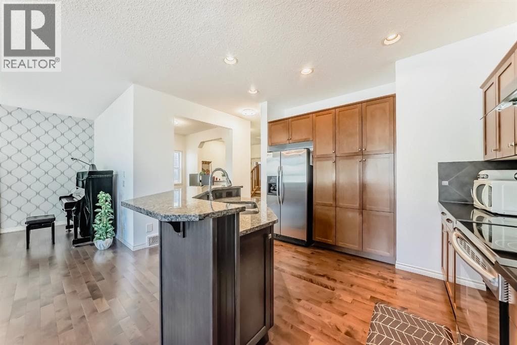 44 Aspen Hills Close SW — photo 5