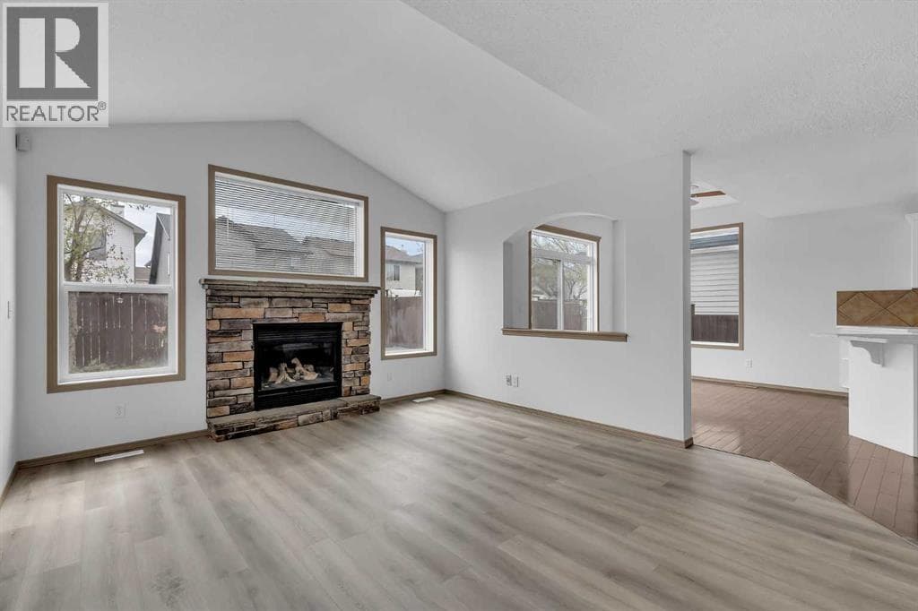 35 New Brighton Manor SE — photo 3