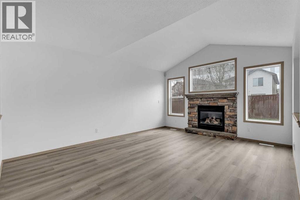35 New Brighton Manor SE — photo 4