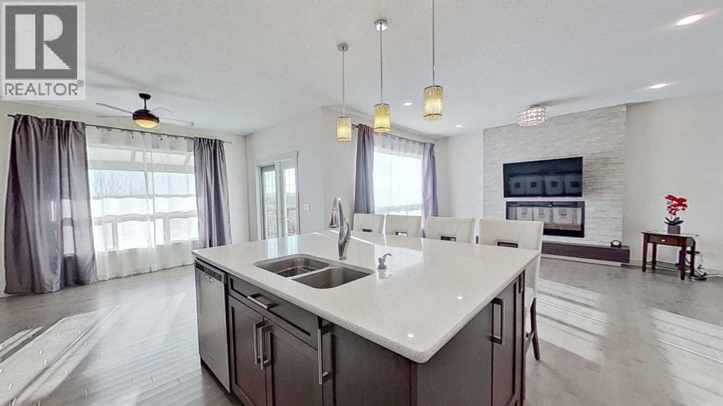 78 Cranarch View SE — photo 5