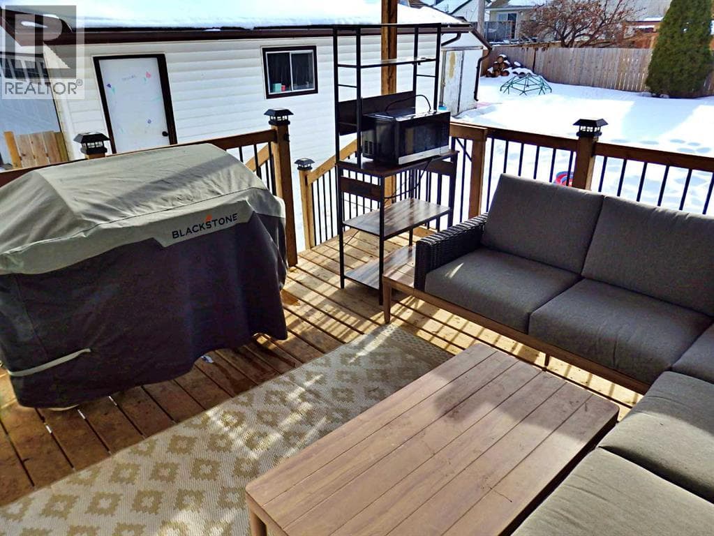 5819 51 Avenue — photo 4