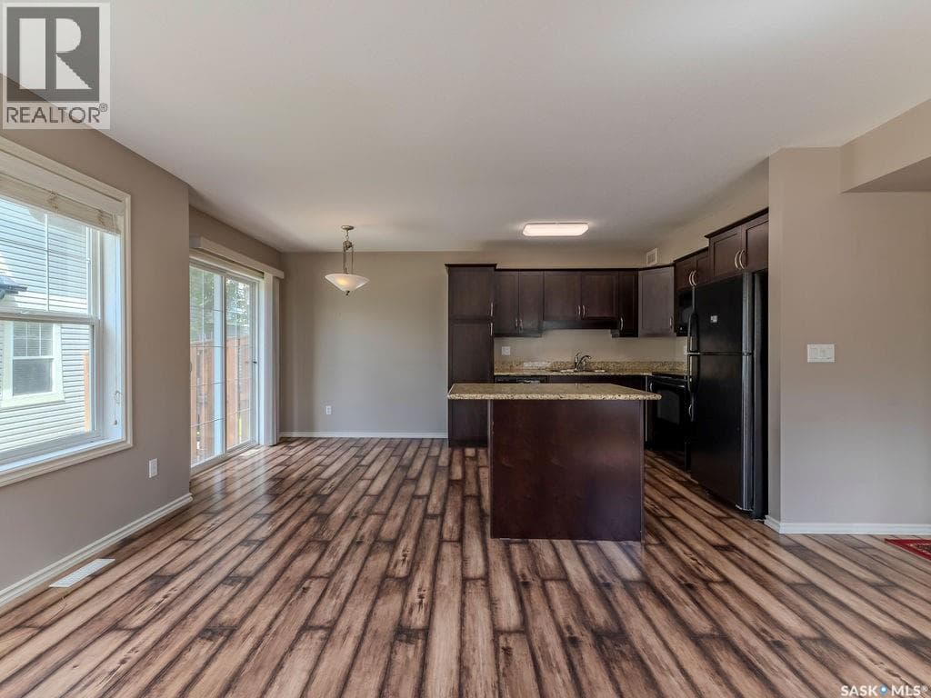 214 615 Lynd CRESCENT — photo 2