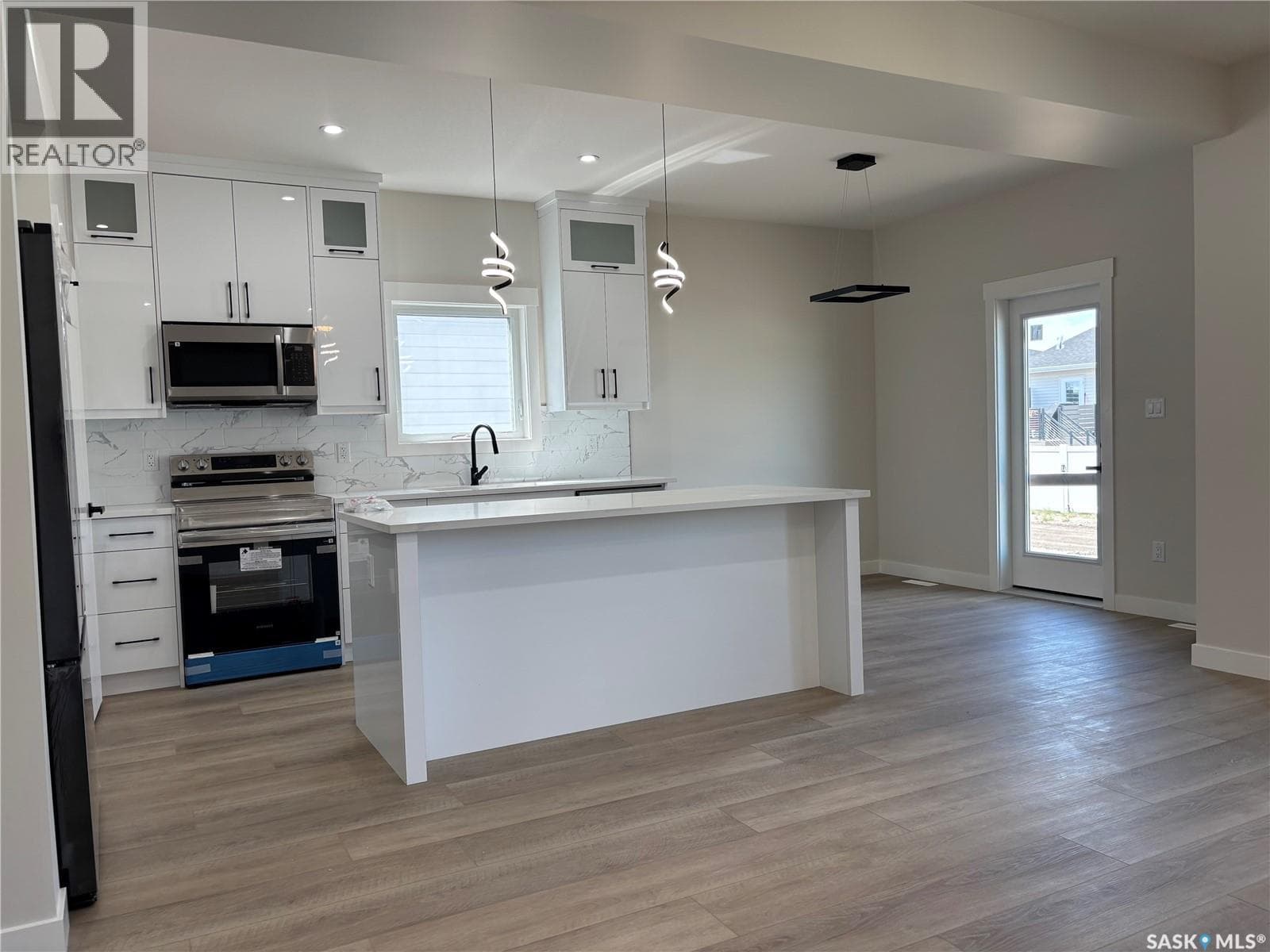 222 Veterans DRIVE — photo 5