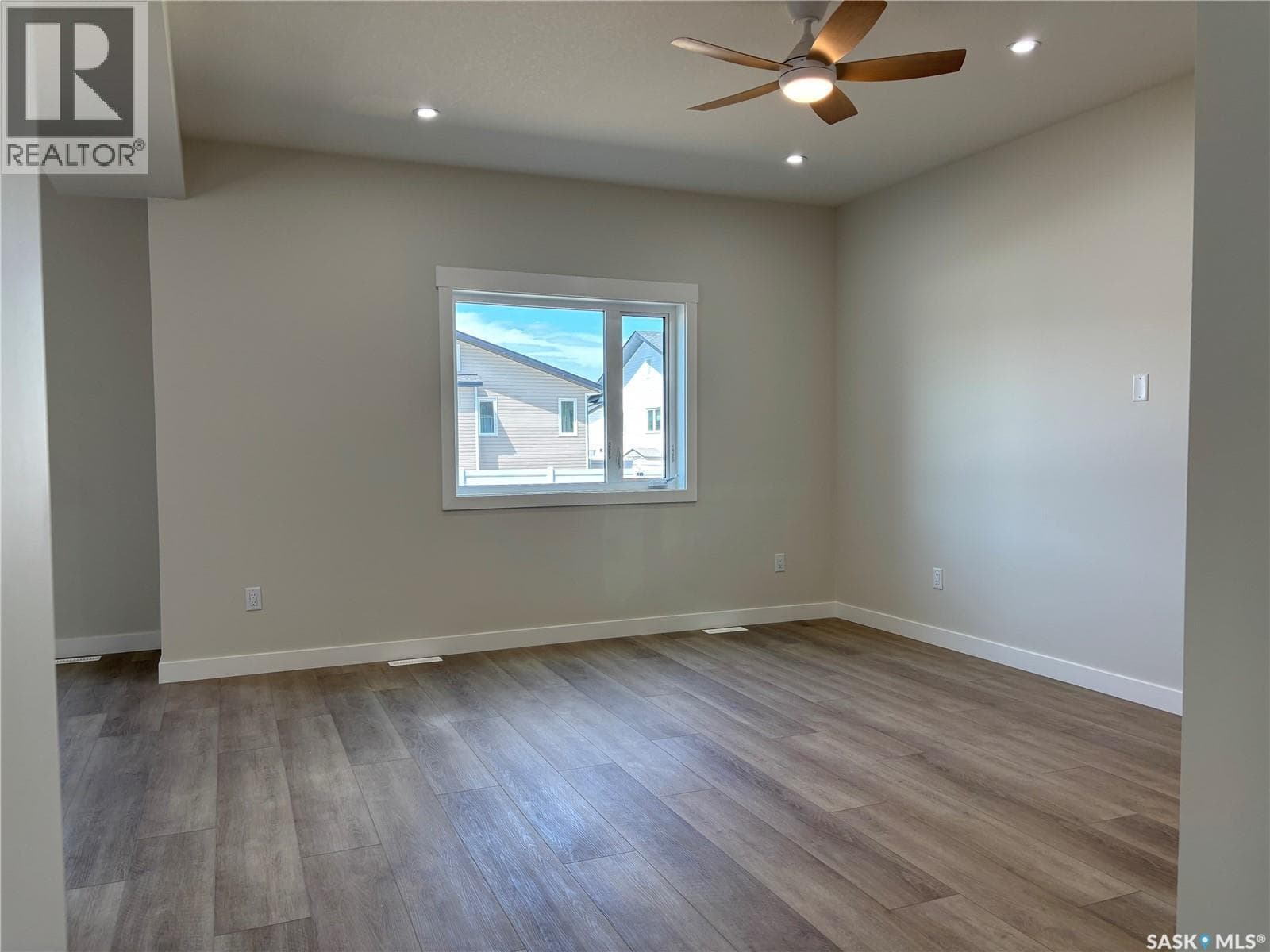 222 Veterans DRIVE — photo 4