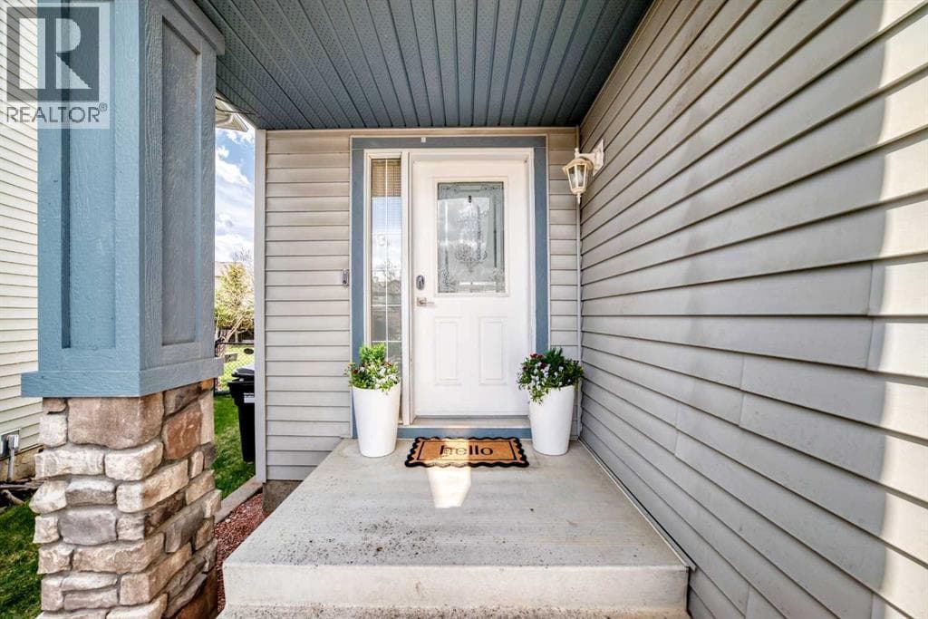 153 Cougarstone Place SW — photo 2