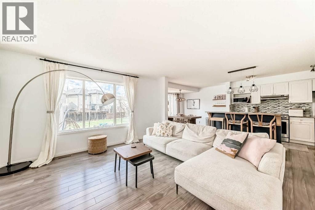153 Cougarstone Place SW — photo 4