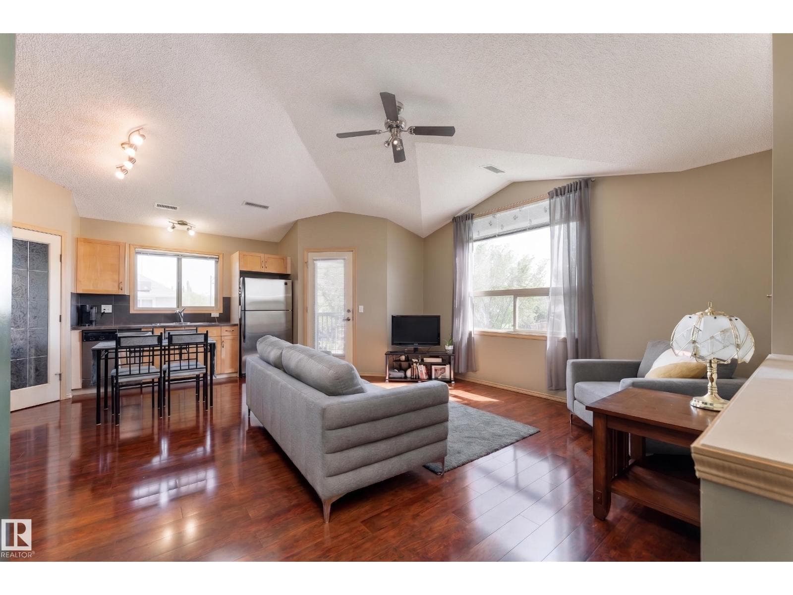#2 604 62 ST SW — photo 2