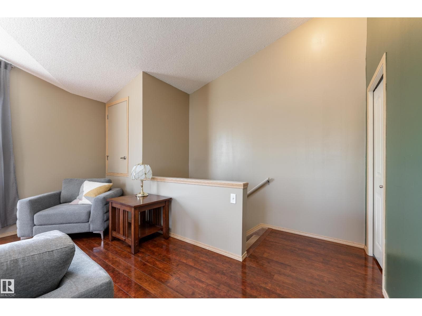 #2 604 62 ST SW — photo 4
