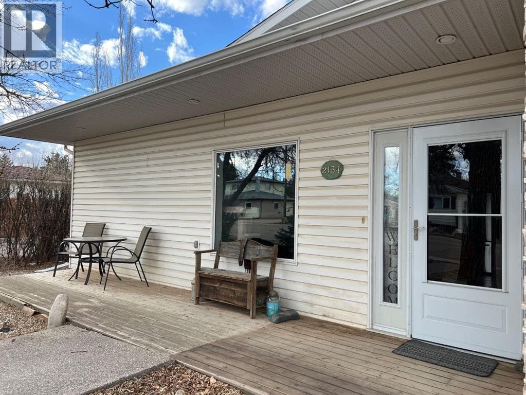 2134 21 Avenue — photo 2