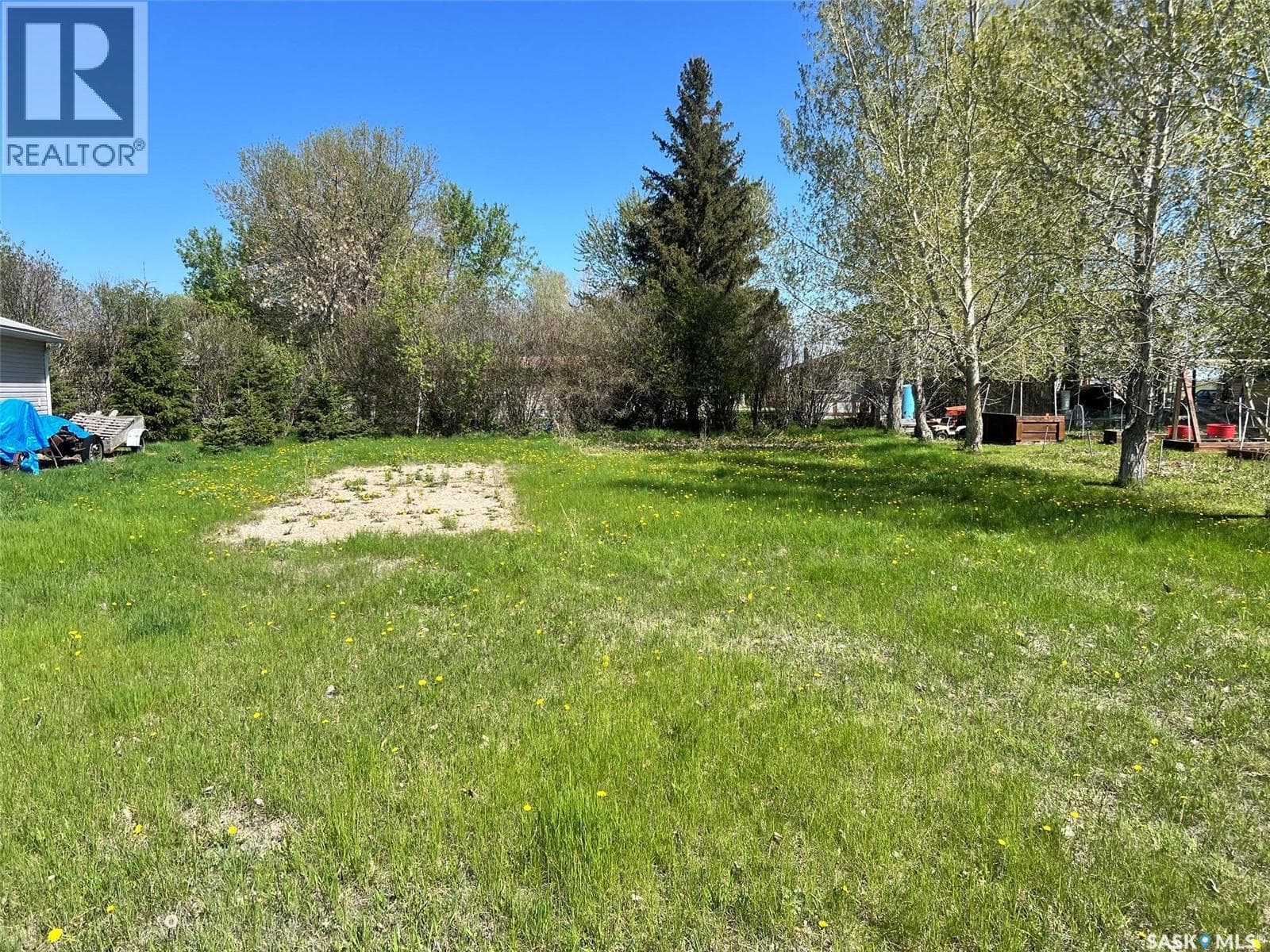 260 Elm CRESCENT — photo 2