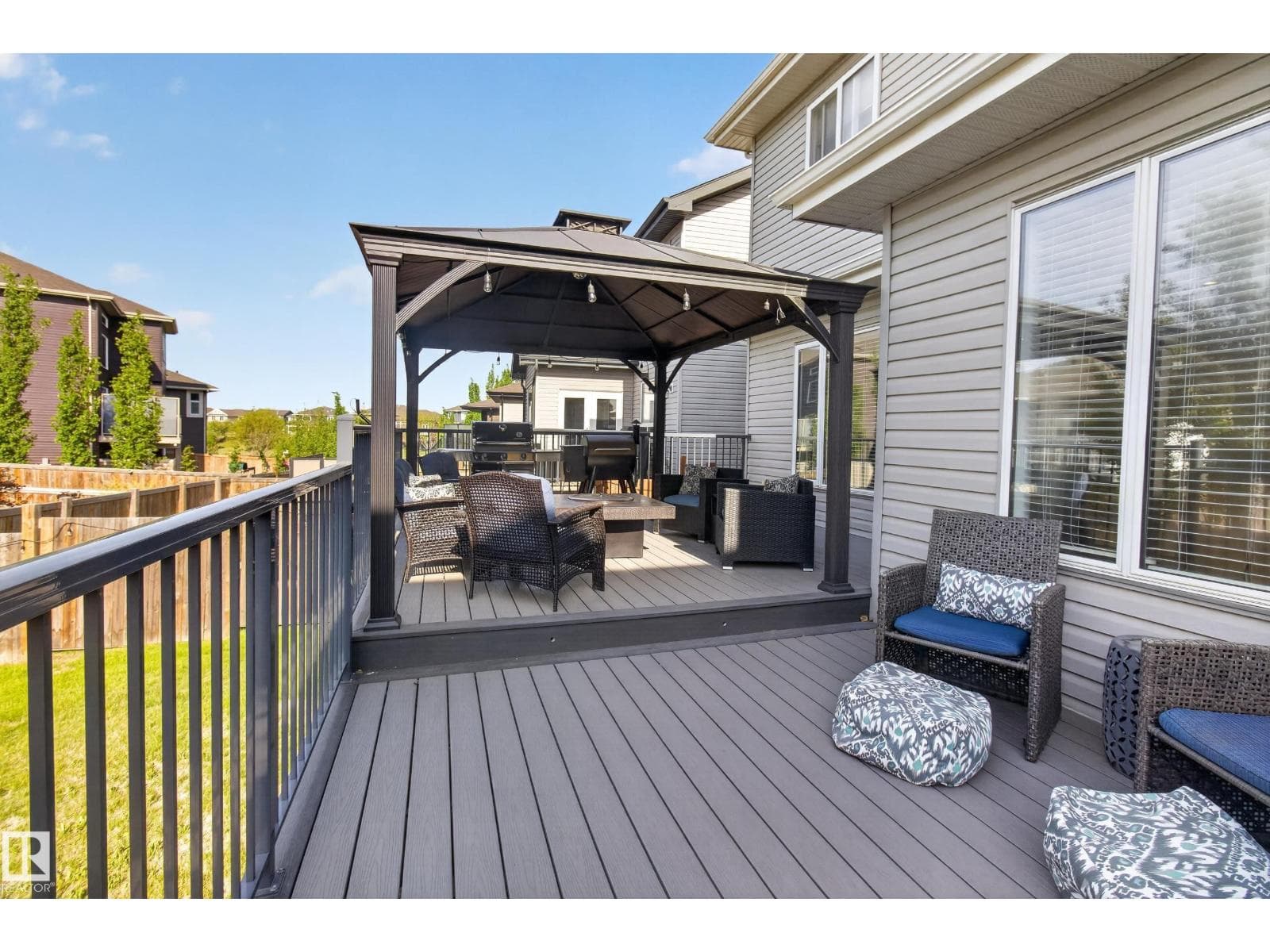 457 MEADOWVIEW DR — photo 5