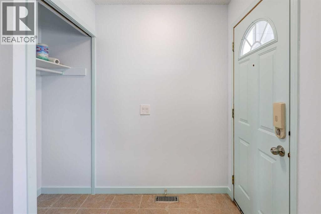 319 Georgian Villas NE — photo 5