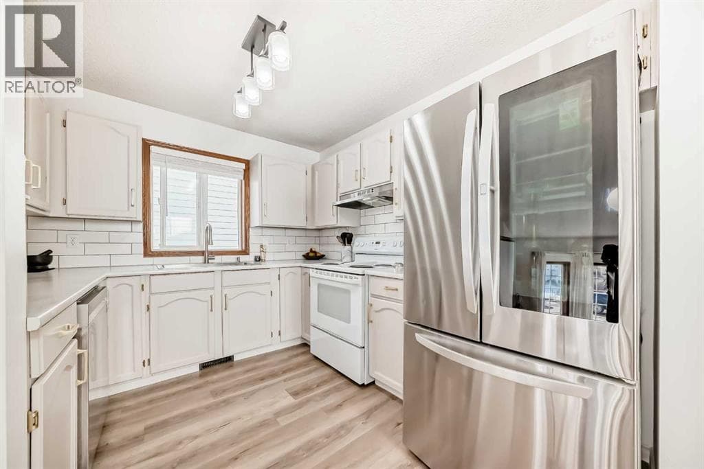 110 Erin Meadow Close SE — photo 4