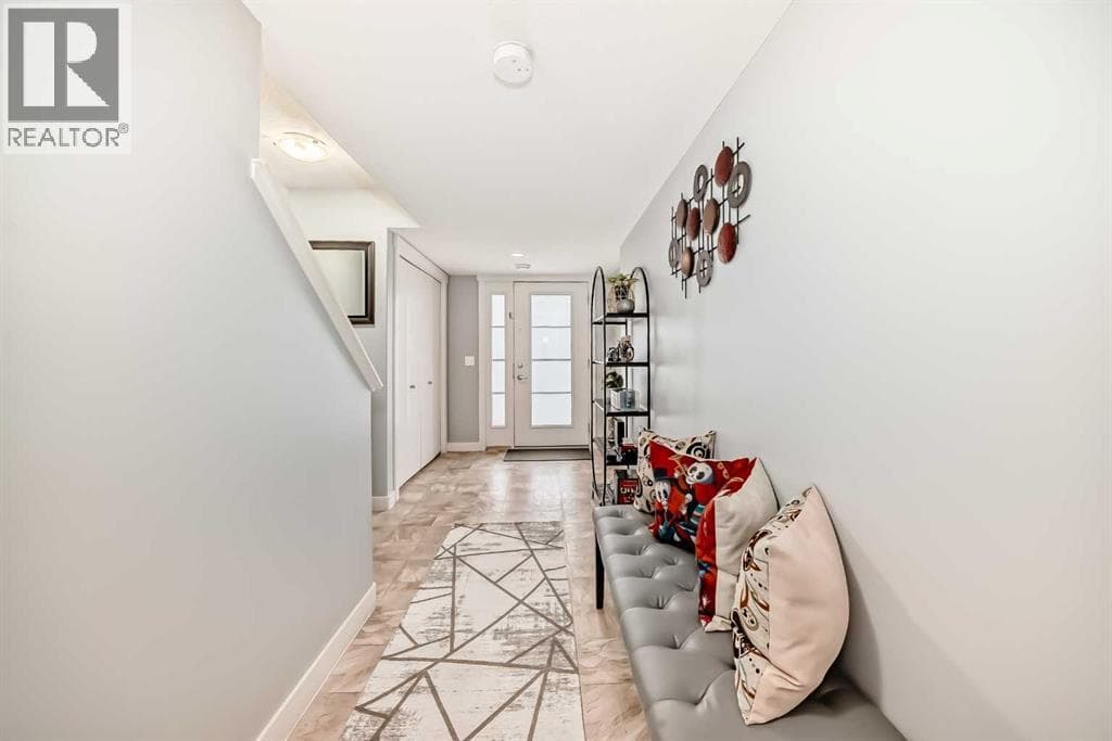 222 Redstone View NE — photo 4